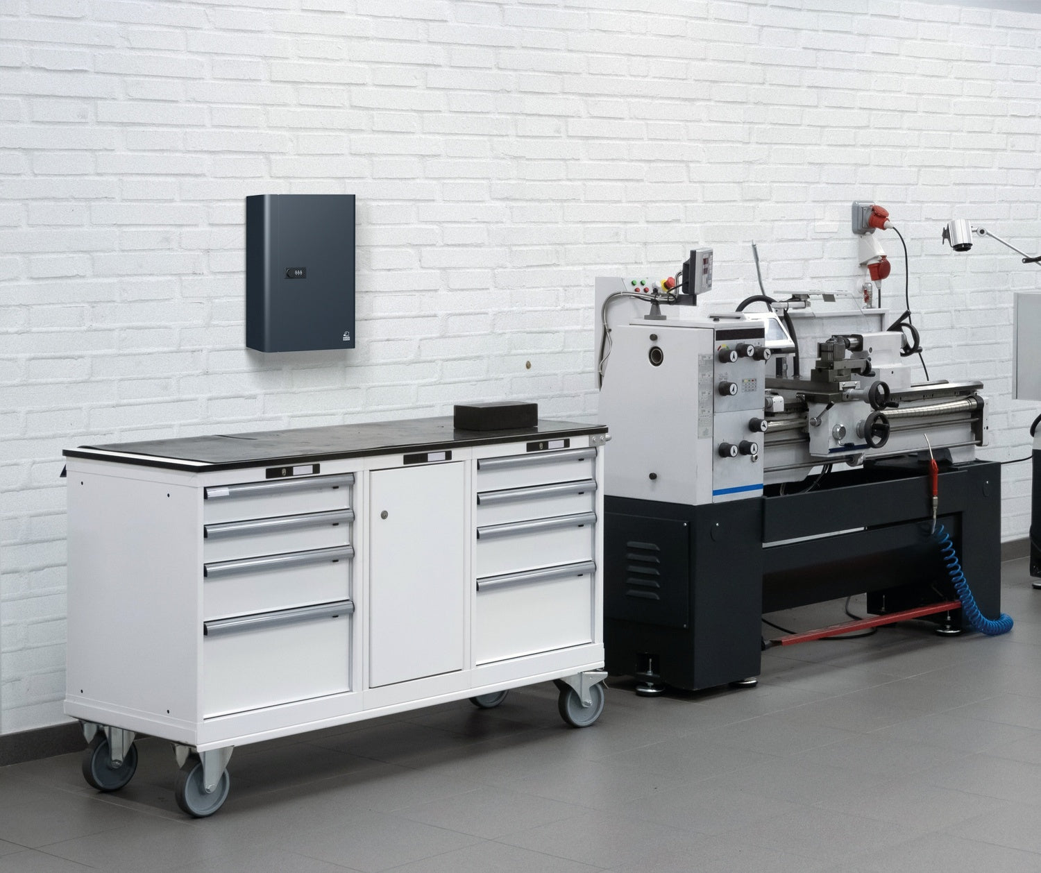 BASI 2170-1028 Schlüsselkassette SK 80 mit 28 Haken Schlüsseltresor Schlüsselsafe