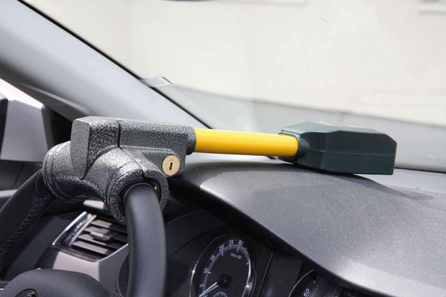 Basi 0004-0102 KFZ 102 Lenkradsperre Lenkradkralle Alarmfunktion Fernbedienung