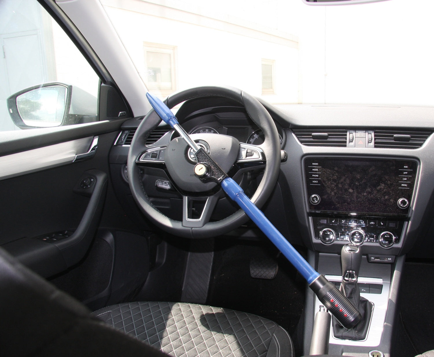 Basi 0004-0107 KFZ 107 Lenkradsperre Lenkradkralle LED-Blinklicht