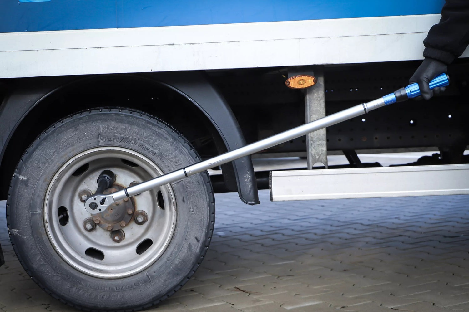 BGS 2834 Drehmomentschlüssel Abtrieb Außenvierkant 20mm (3/4") 200 - 800Nm