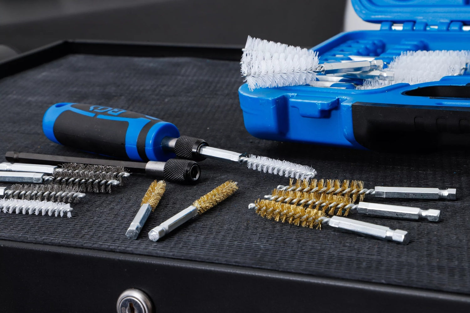 BGS 3078 Satz Bürsten Reinigen und Entgraten von Maschinenteilen im Koffer