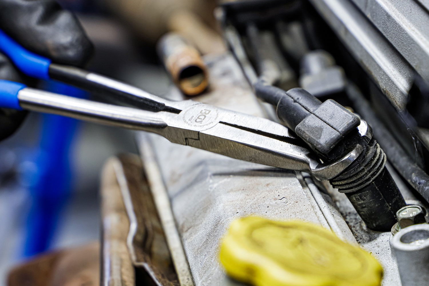 BGS 4401 Satz Zangen Telefonzange Zündkerzen-Steckerzange Flachzange Kraft-Seitenschneider