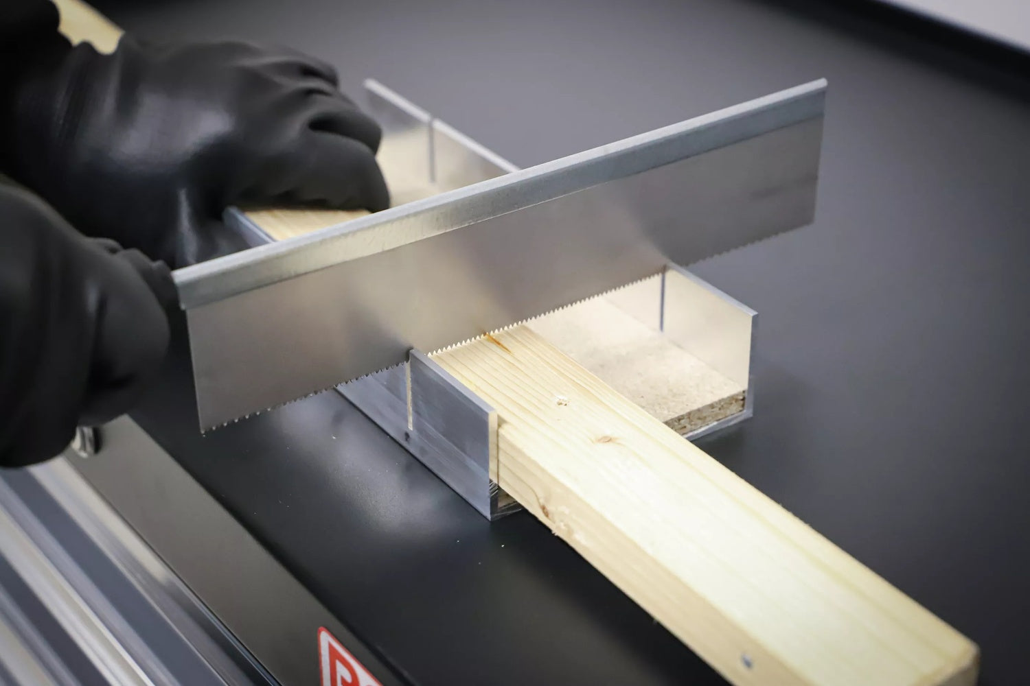 BGS 50865 Gehrungslade aus Aluminium 245 x 106 x 44mm