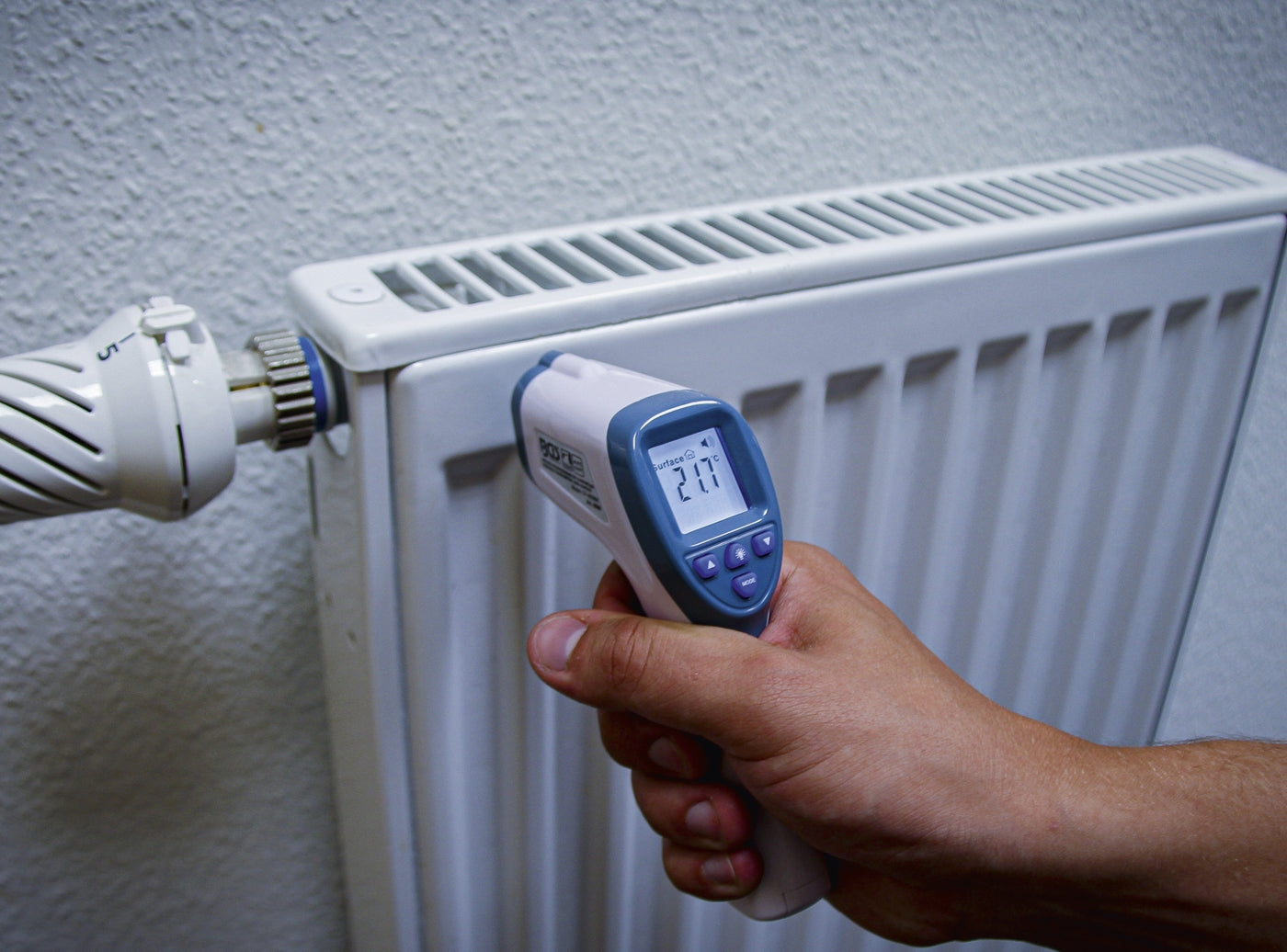 BGS 6007 digitales Infrarot Stirn Fieber Thermometer kontaktlos 0-100°C