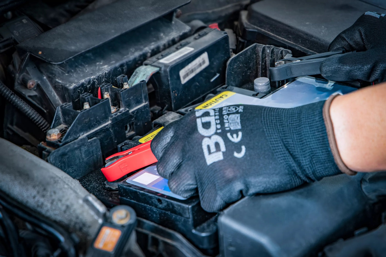 BGS 63506 Digital Ladegerät Batterie 6/12 V 4 A Batterieladegerät