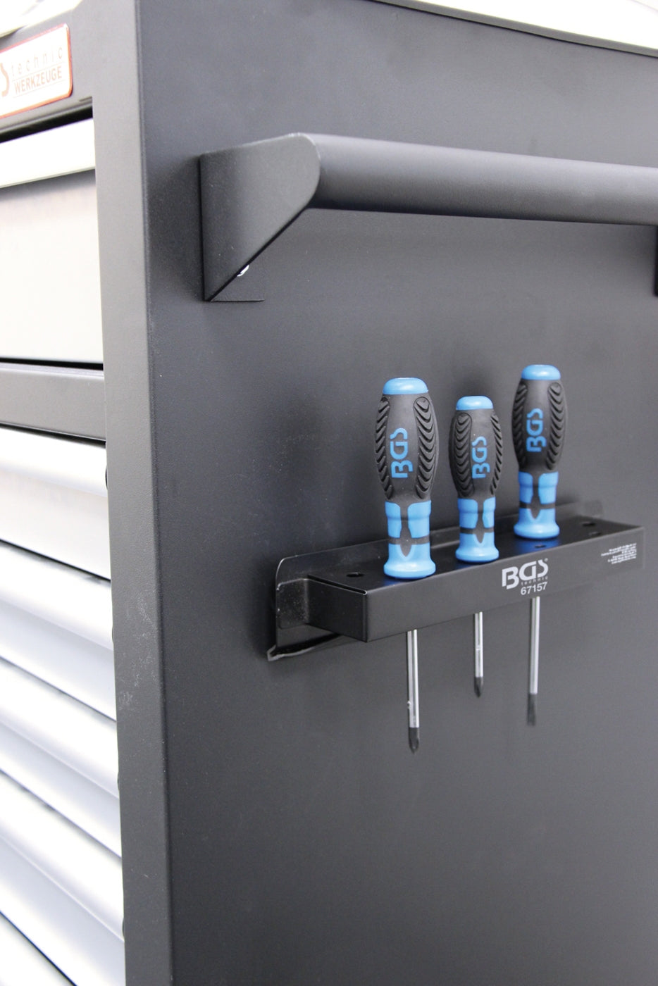 BGS 67157 Magnetische Halterung für Schraubendreher am Werkzeugwagen