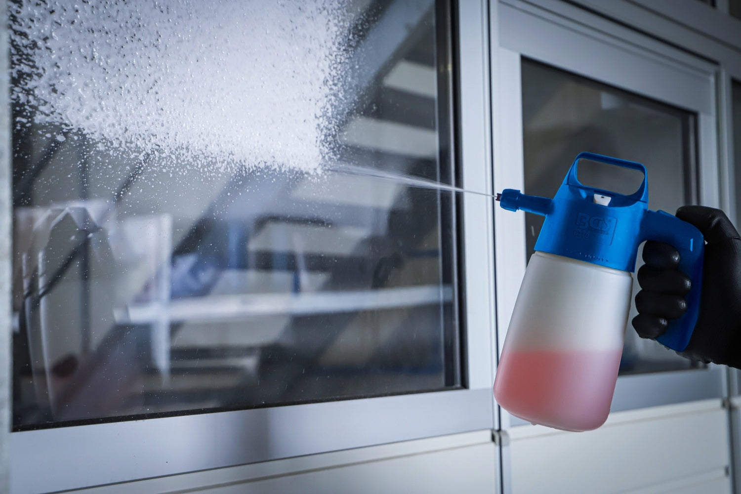 BGS 6771 Pumpsprühflasche Schaum Volumen 1,5 Liter 10 Ersatzfilter 3 Düsen