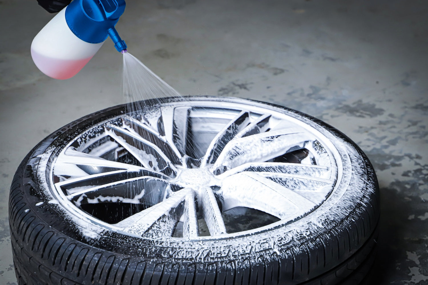 BGS 6771 Pumpsprühflasche Schaum Volumen 1,5 Liter 10 Ersatzfilter 3 Düsen