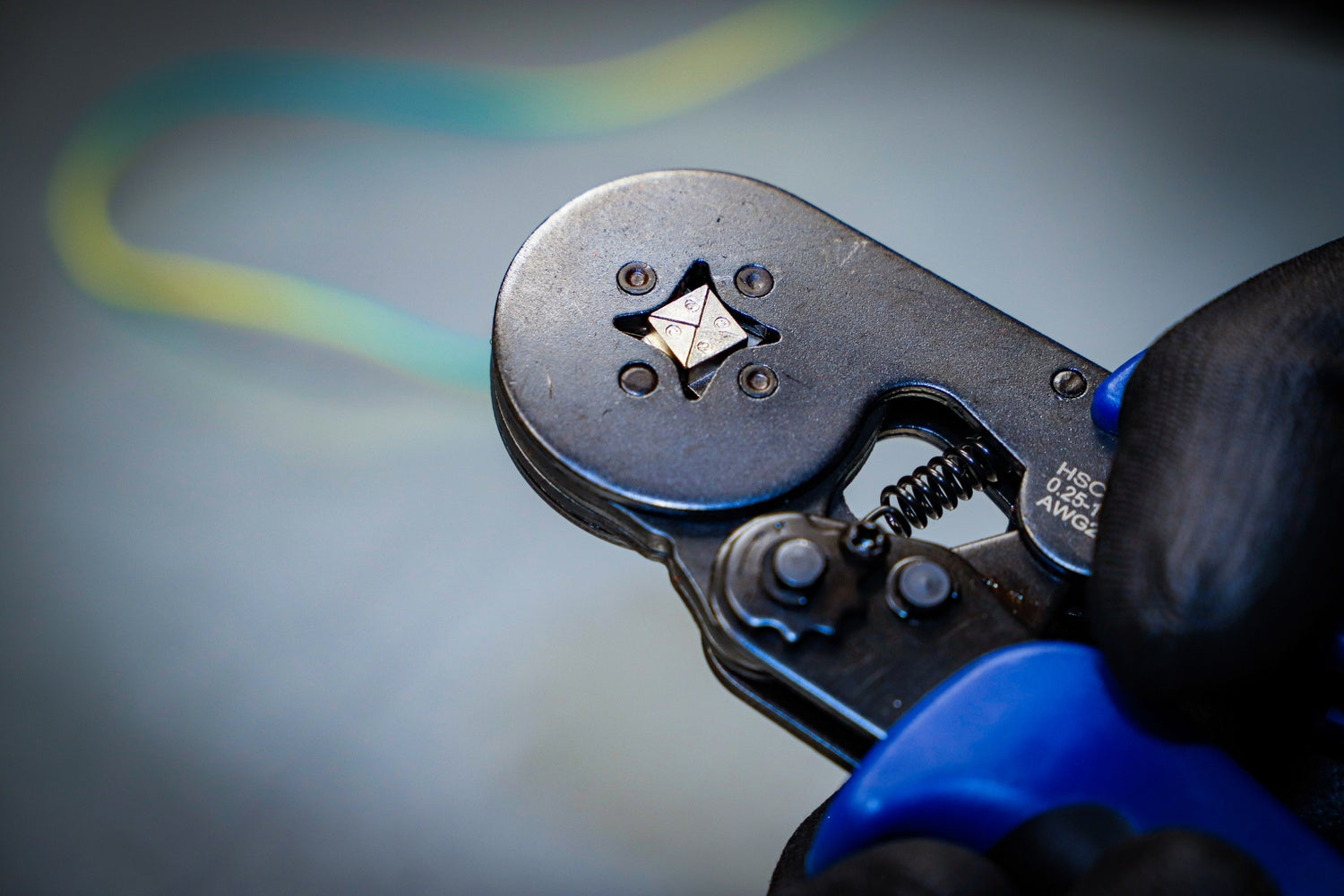 BGS 71000 Crimpzange für Aderendhülsen 0,25-10mm² Vierkant mit 1200 Aderendhülsen