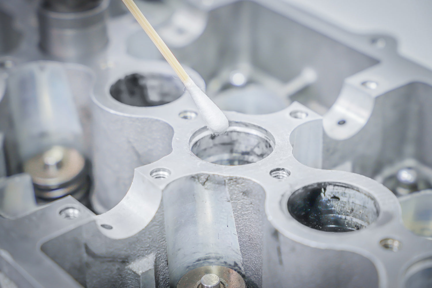 BGS 72098 Satz zum Reinigen von Injektorsitzen und Schächten Dieselmotoren