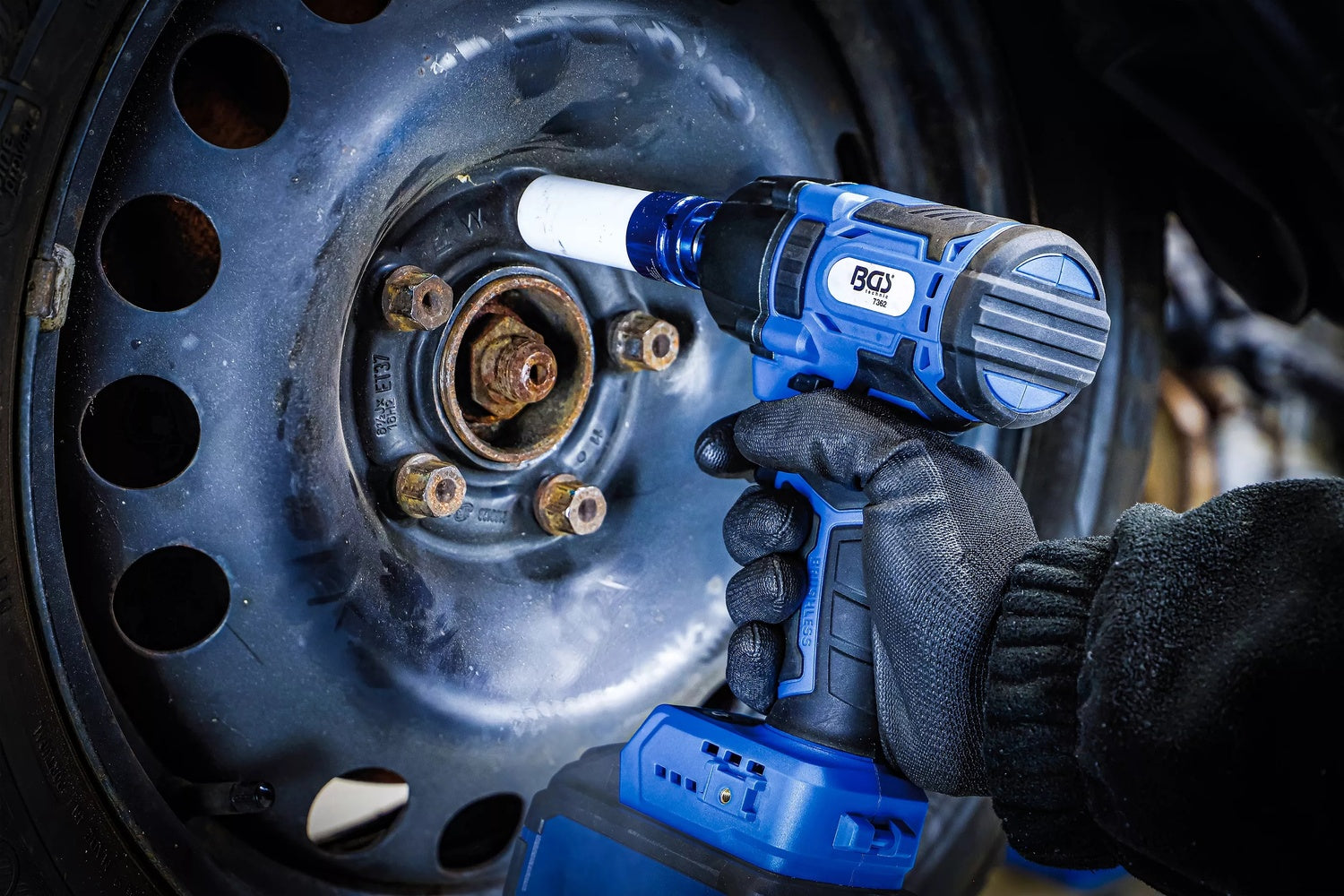 BGS 7392 Satz Akku Schlagschrauber bürstenlos mit Akku & Schnell Ladegerät 400Nm 18 Volt