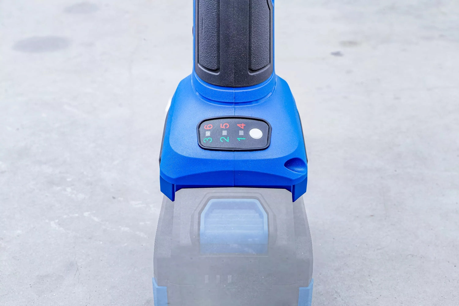 BGS 7395 Satz Akku Polier- und Schleifmaschine bürstenlos mit Akku & Schnell Ladegerät 18 Volt