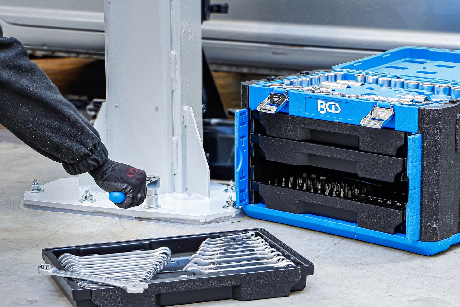 BGS 74000 Satz Steckschlüssel Sechskant Antrieb 6,3mm (1/4") 10mm (3/8") 12,5mm (1/2") Metrisch und Zollgrößen