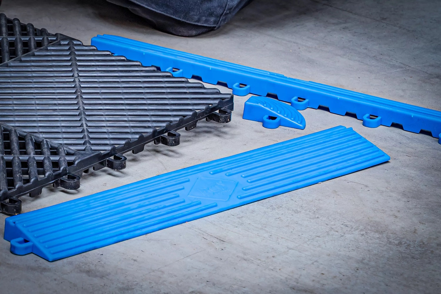 BGS 74547 Satz Kunststoff Fliesen Randelemente Klick-System 400x 55x15mm 10 teilig