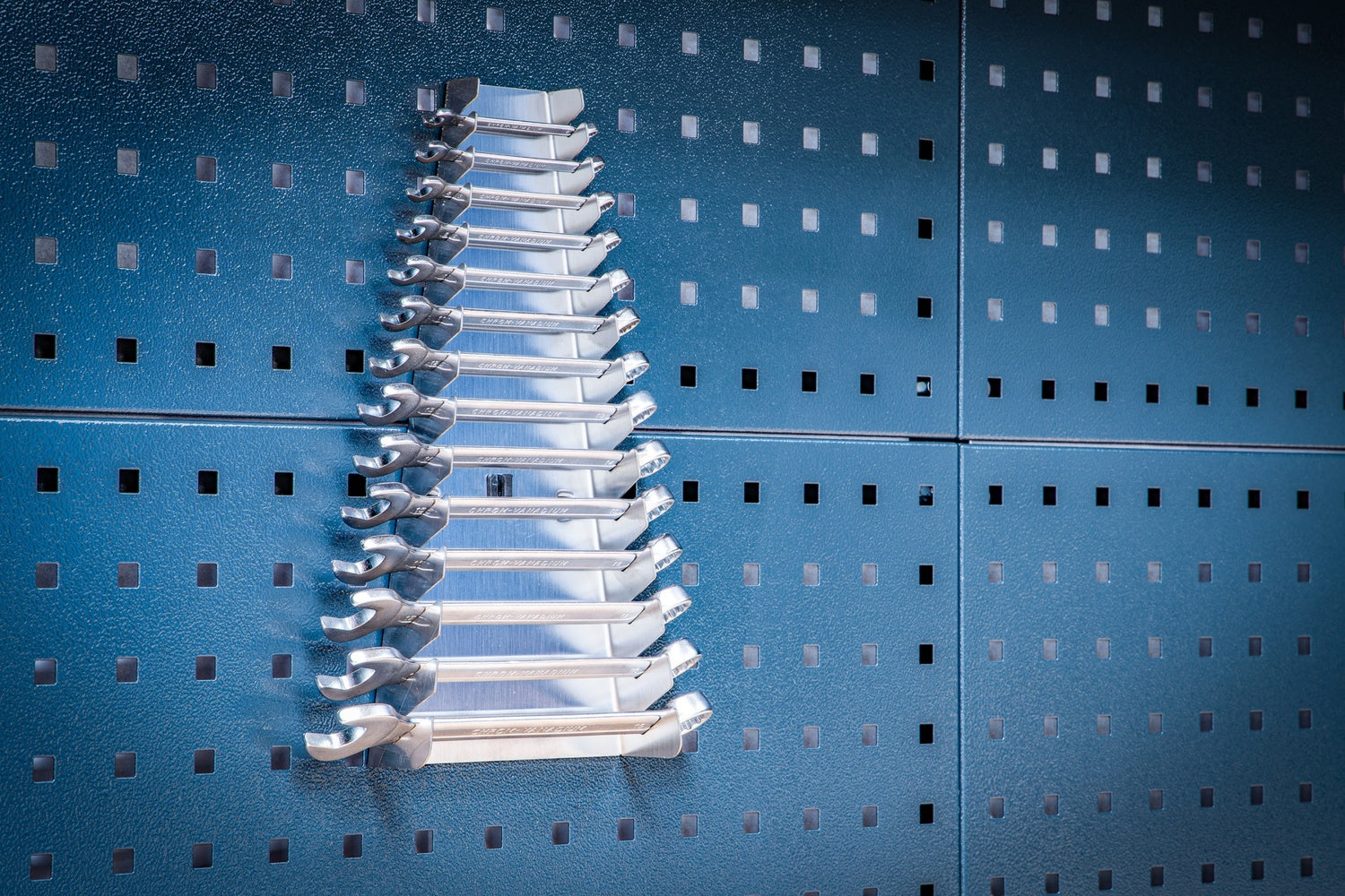 BGS DIY 80194 Halter für Maulschlüssel Ringschlüssel 14 Auflagen für Schrankwand System