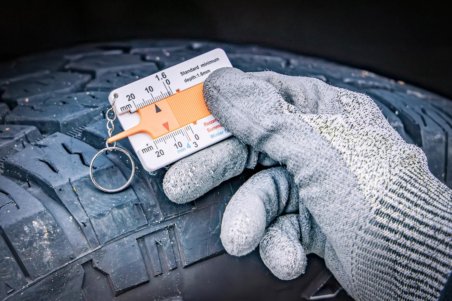 BGS DIY 80726 Profiltiefenmesser Messgerät Reifenprofiltiefe 0-20mm mit Schlüsselanhänger