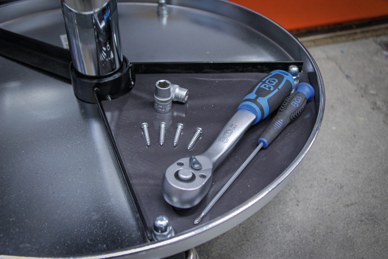 BGS 8388 Werkstatt Arbeitssitz mit 5 Rollen Sitzfläche Ø 360mm