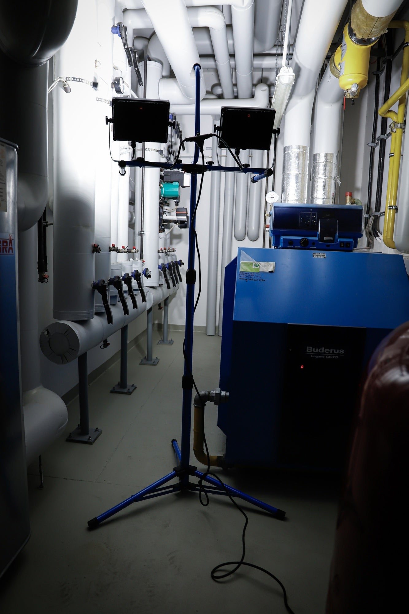 BGS 85338 Duo SMD LED Arbeitsstrahler mit Stativ 2 x 70W