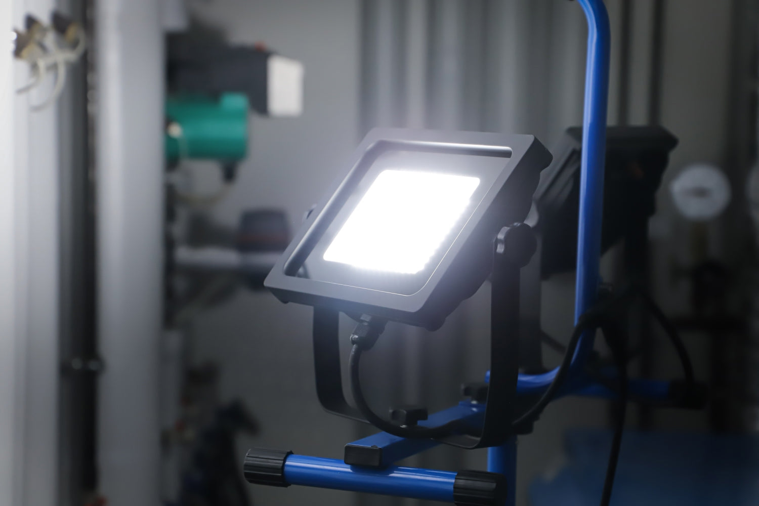 BGS 85338 Duo SMD LED Arbeitsstrahler mit Stativ 2 x 70W