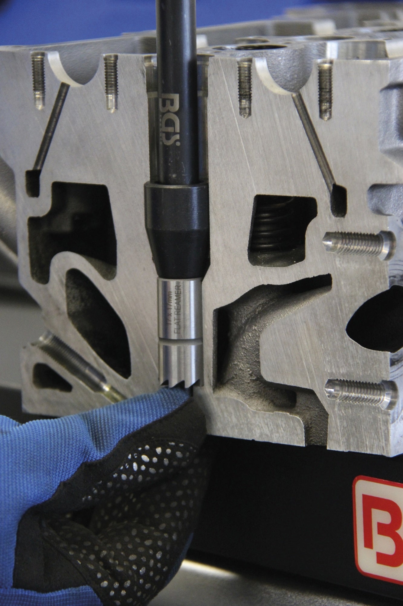 BGS 8723 Werkzeug zur Reinigung der Injektorensitze und Glühkerzenschächte