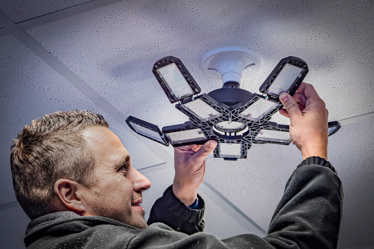 BGS DIY 90102 LED Garagenleuchte 180 Watt Beleuchtung Garage Werkstatt