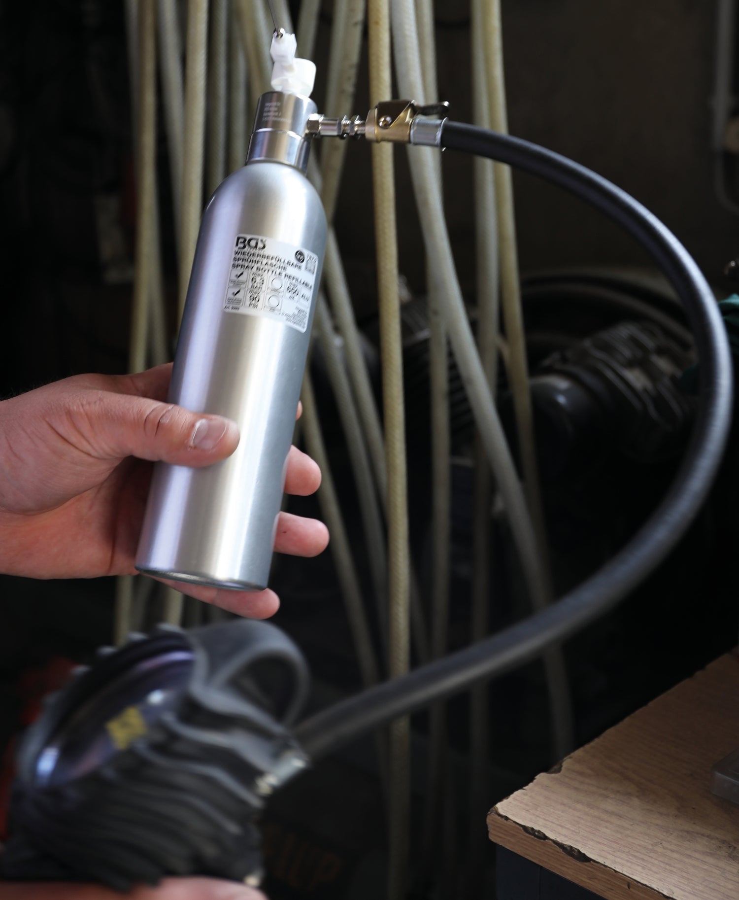 BGS 9393 Druckluft Sprühflasche aus Aluminium Volumen 650ml