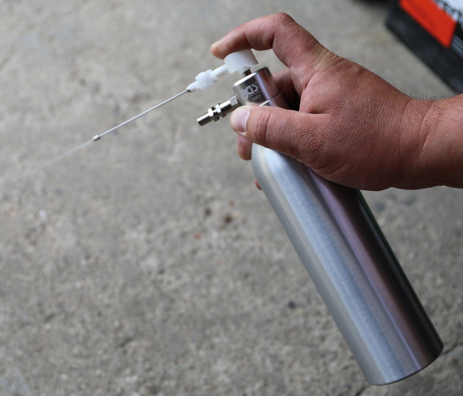 BGS 9393 Druckluft Sprühflasche aus Aluminium Volumen 650ml