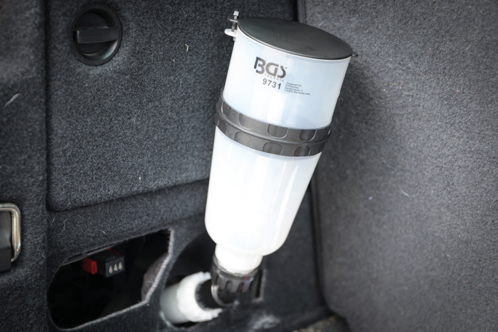 BGS 9731 Einfülltrichter für Harnstoff (AUS32) abgewinkelte Ausführung