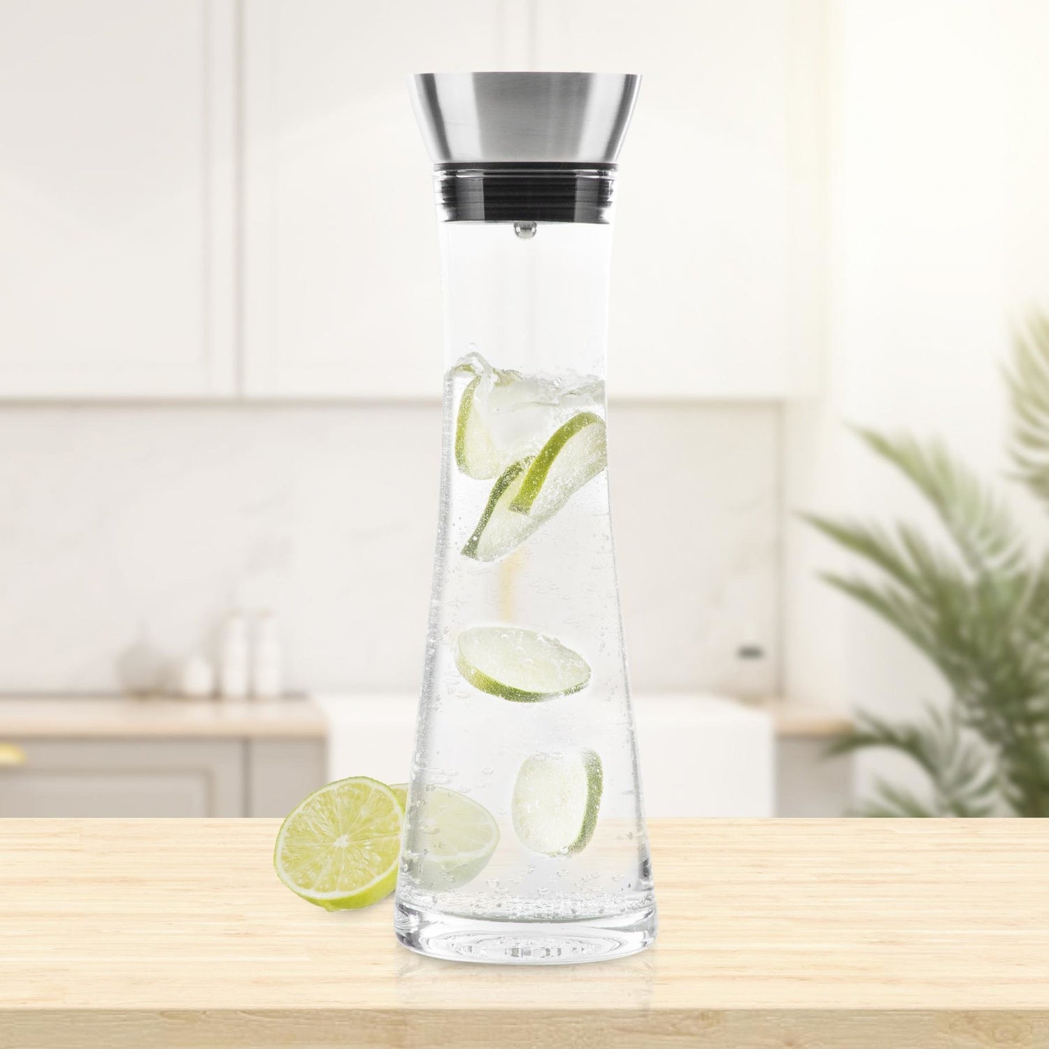 Haushalt International 13087 Wasserkaraffe aus Glas 1 Liter mit praktischem Ausgießer