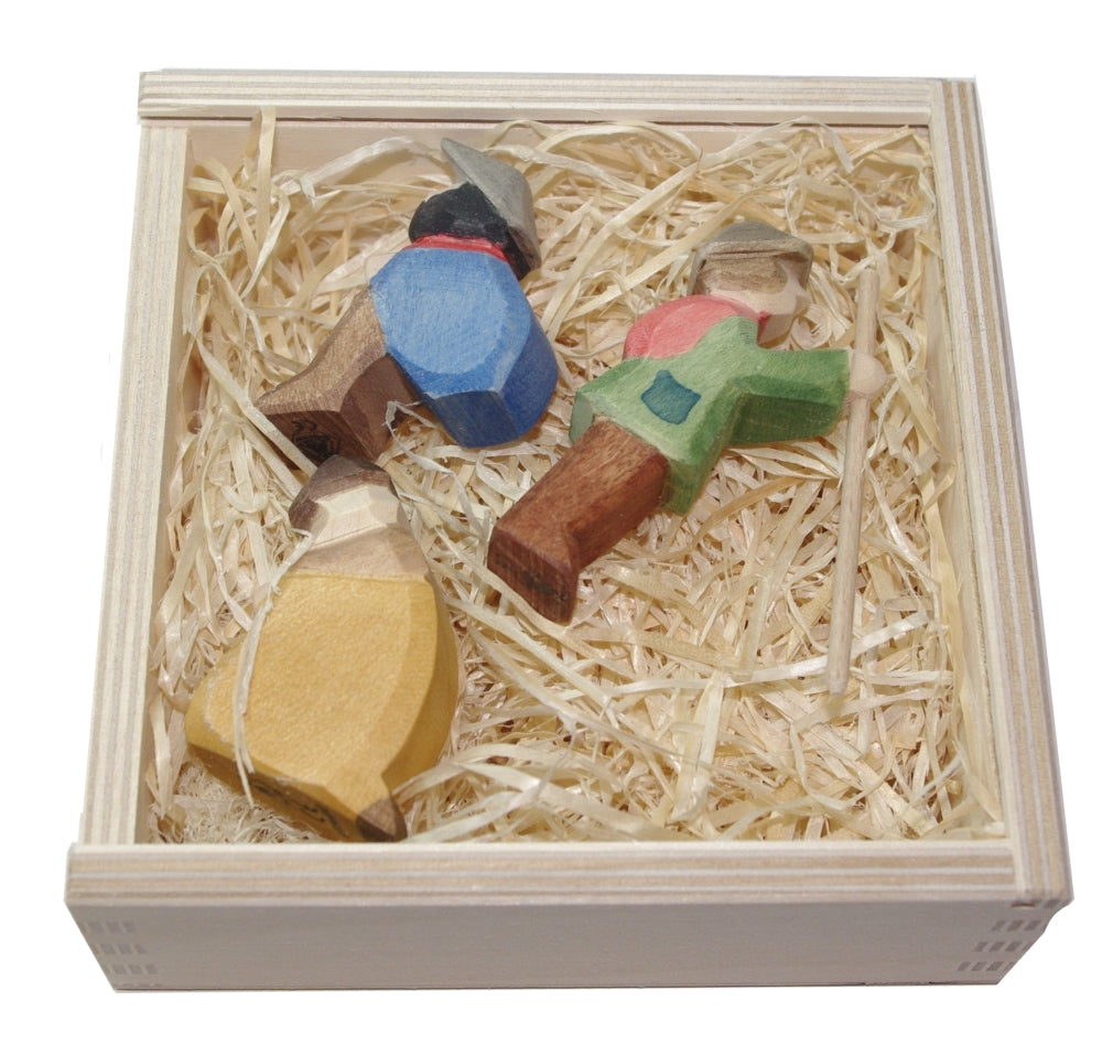 OSTHEIMER 66520 Hirtengruppe Serie MINI 3 teilig mit Holzkiste Weihnachtskrippen Miniaturen