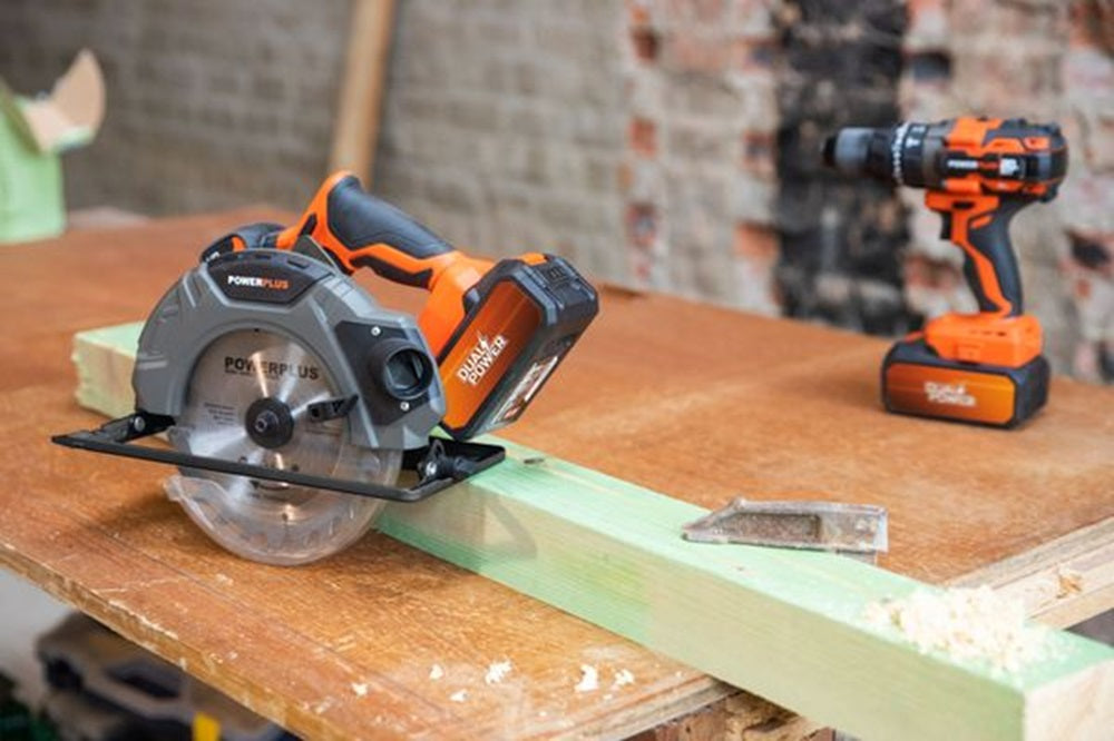 VARO POWDP25230 Powerplus Handkreissäge 40V Ø185mm mit Sägeblatt ohne Batterie und Ladegerät