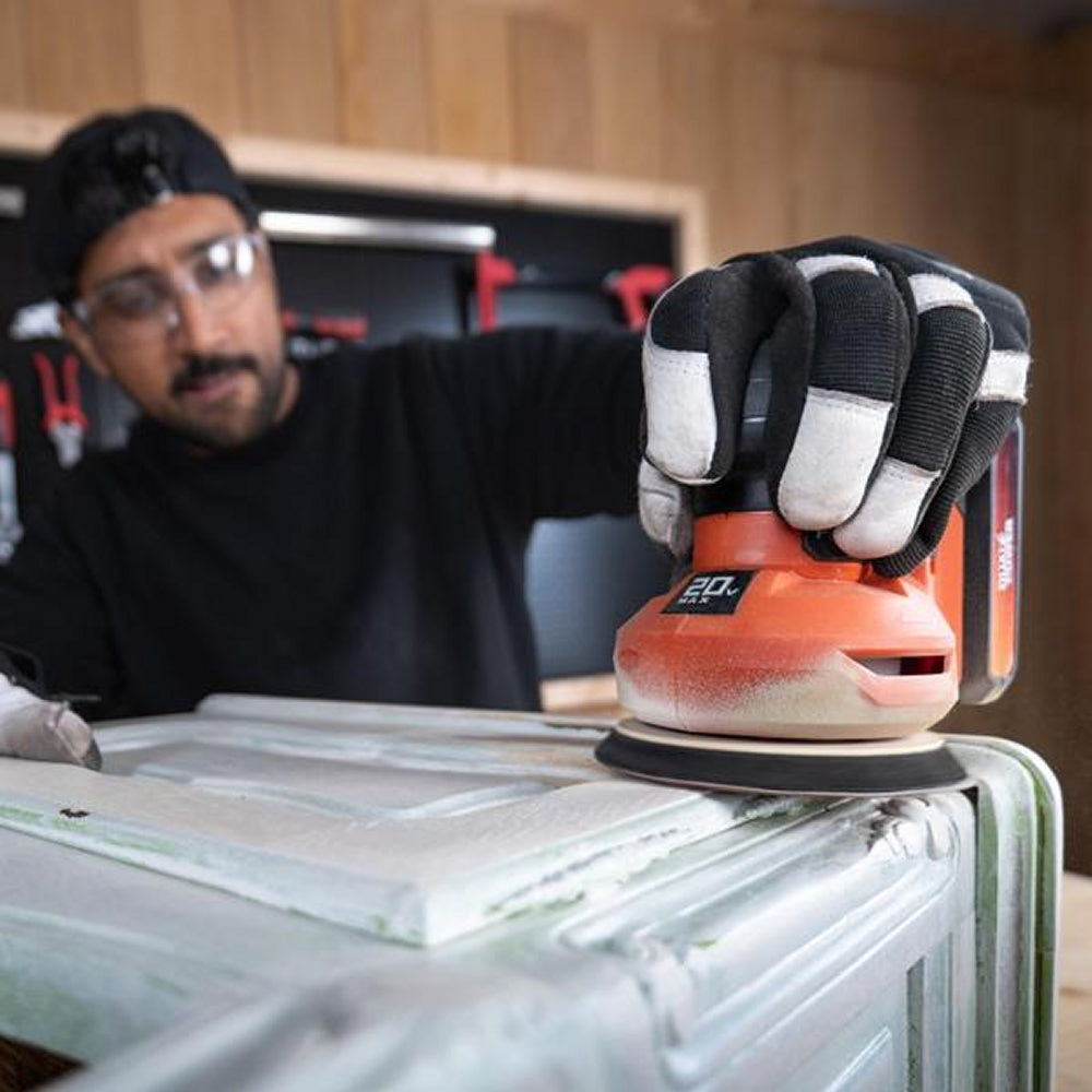 VARO POWDP50400 Powerplus Akku Exzenterschleifer 20V Ø125mm mit Zubehör ohne Batterie und Ladegerät