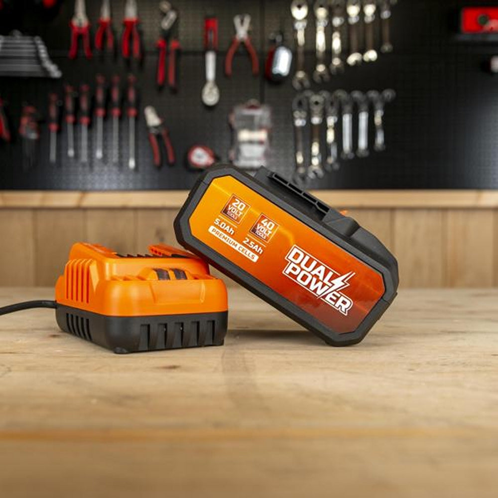 VARO POWDP90640 Set Powerplus Ladegerät 4.0A für 20V / 2 x 20V Akkus & Akku 40V / 2 x 20V 5.0Ah 2.5Ah