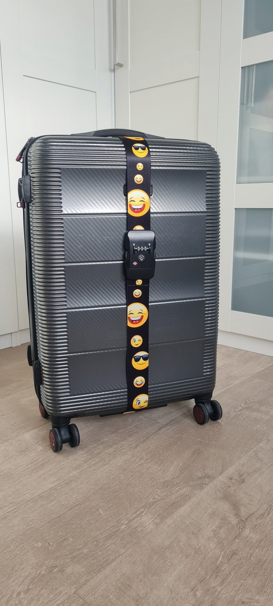 Basi 0006-0321 Koffergurt TSA Emoji Smiley Länge 20cm Breite 5cm Gepäckgurt