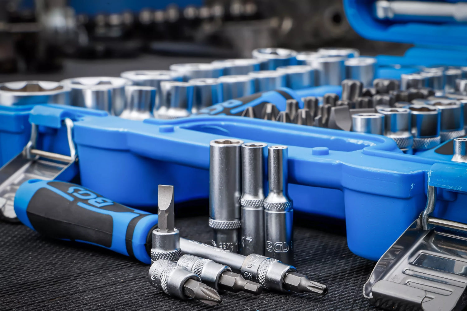 BGS 2292 Werkzeugkoffer 192tlg Antrieb 1/2" + 3/8" + 1/4" mit Nüssen 4-32 + Torx HX Vielzahn