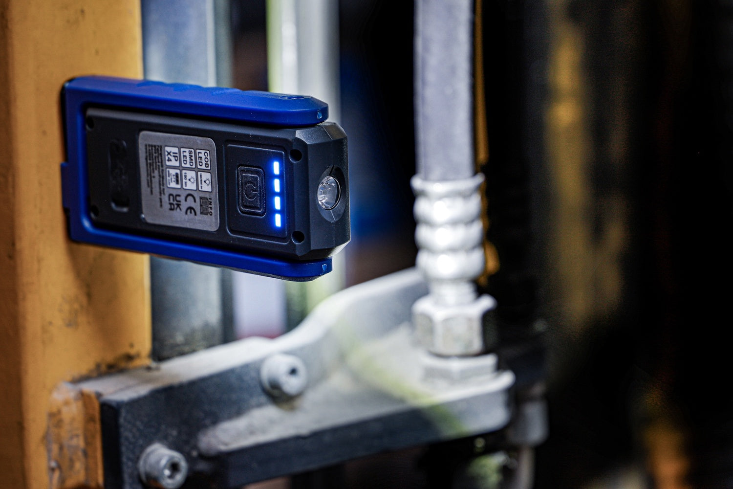 BGS 85348 COB LED Arbeitsleuchte klappbar mit induktiver Ladefunktion Magnet Haken