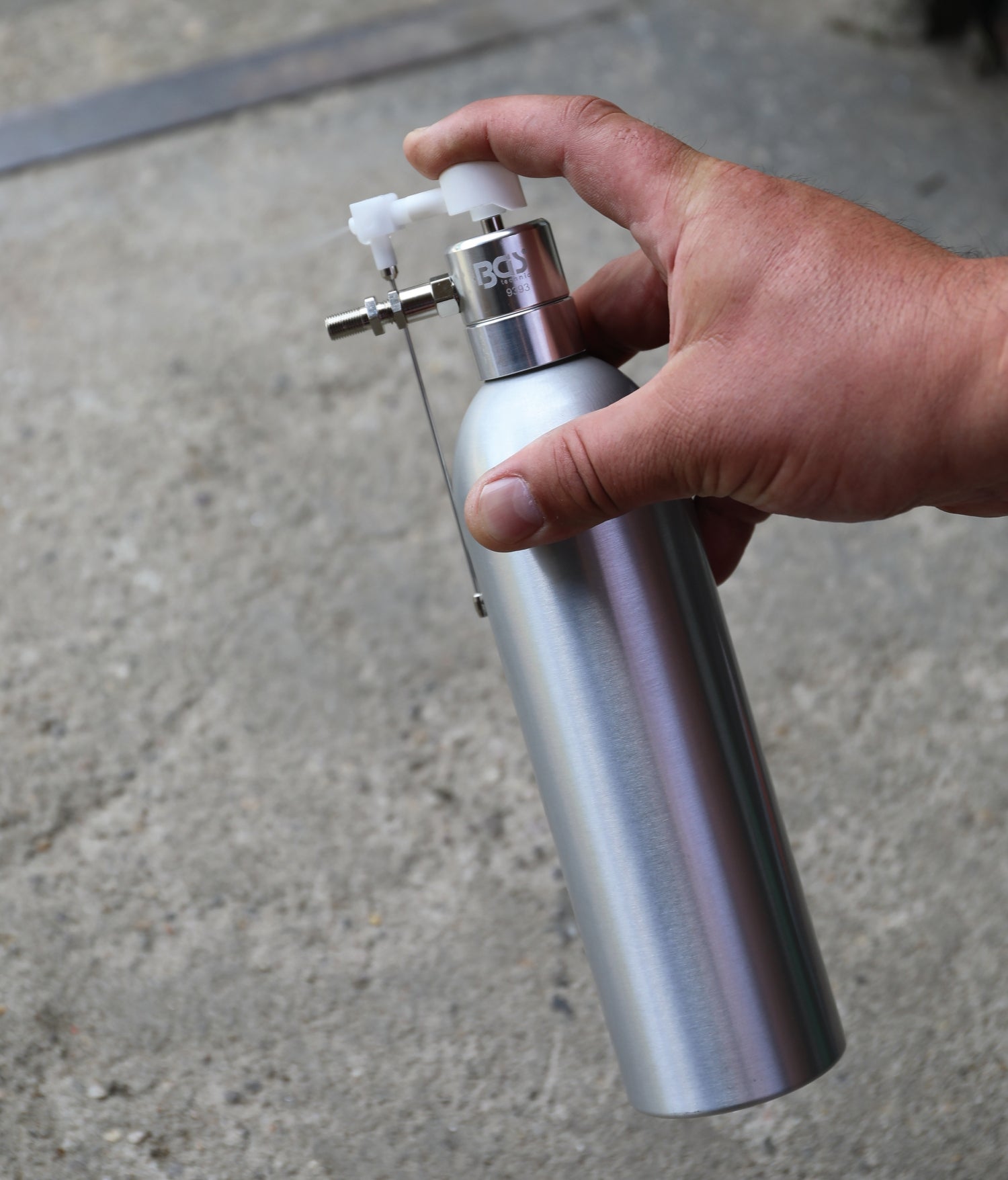 BGS 9393 Druckluft Sprühflasche aus Aluminium Volumen 650ml