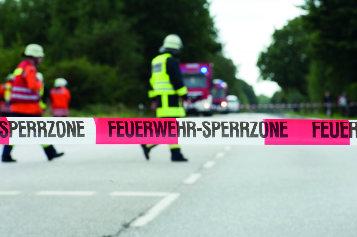 FLUID 10029 Absperrband Warnband EXTREM REISSFEST Rot Weiß mit Aufdruck FEUERWEHR-SPERRZONE Länge 500m