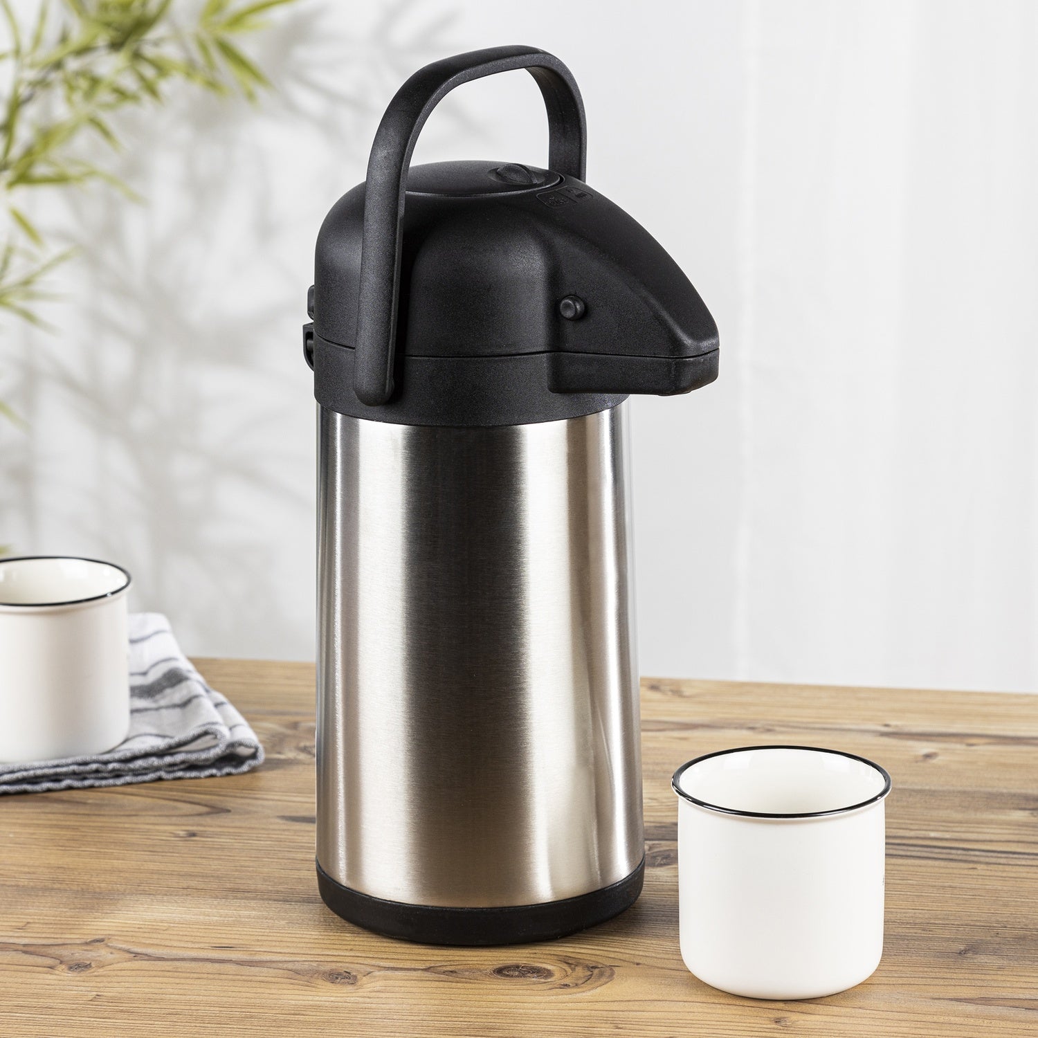 Haushalt International 26116 Airpot 2,2 Liter aus Edelstahl Thermoskanne Pumpkanne