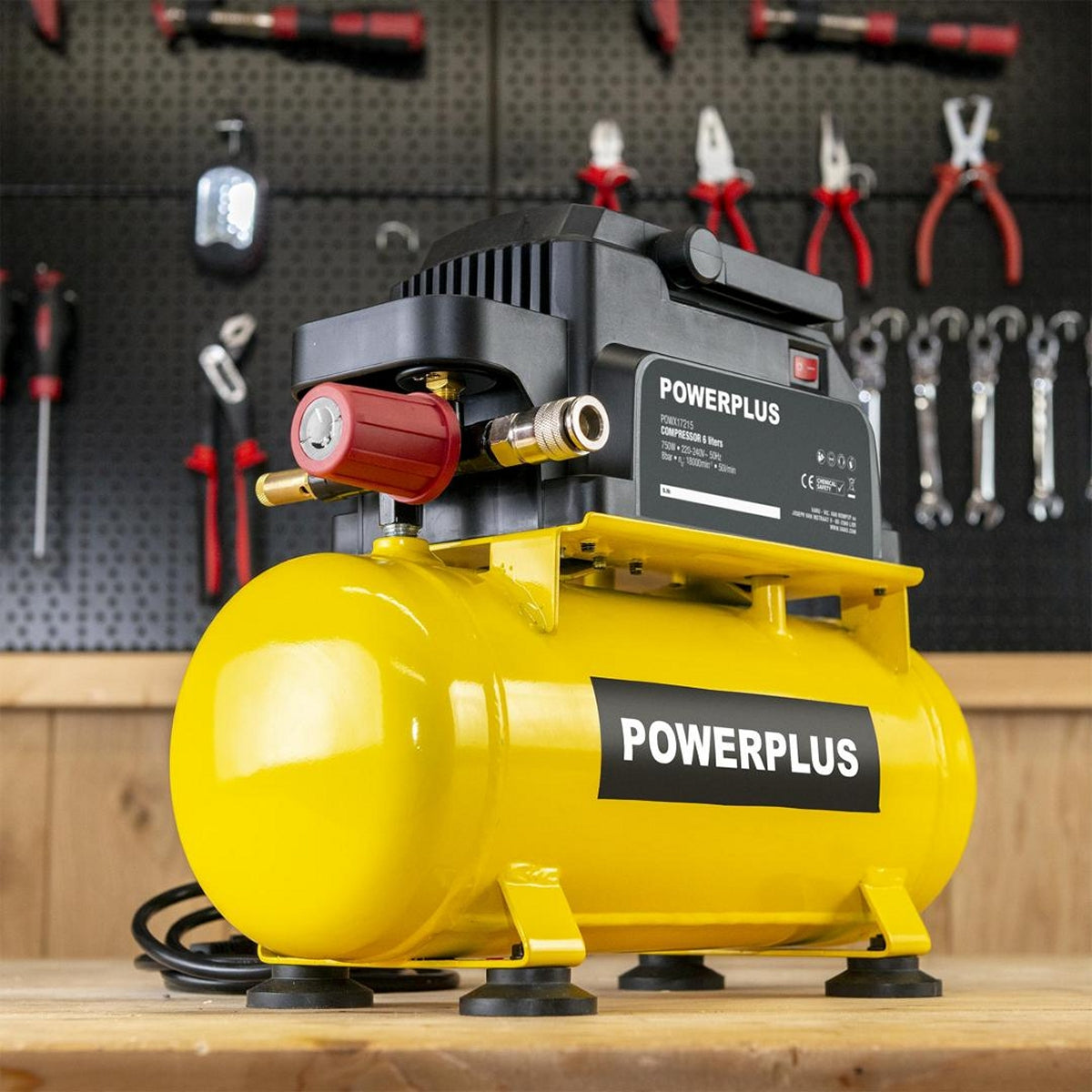 VARO POWX17215 Powerplus Kompressor Ölfrei 750 Watt 6 Liter Tragbar Druckluft